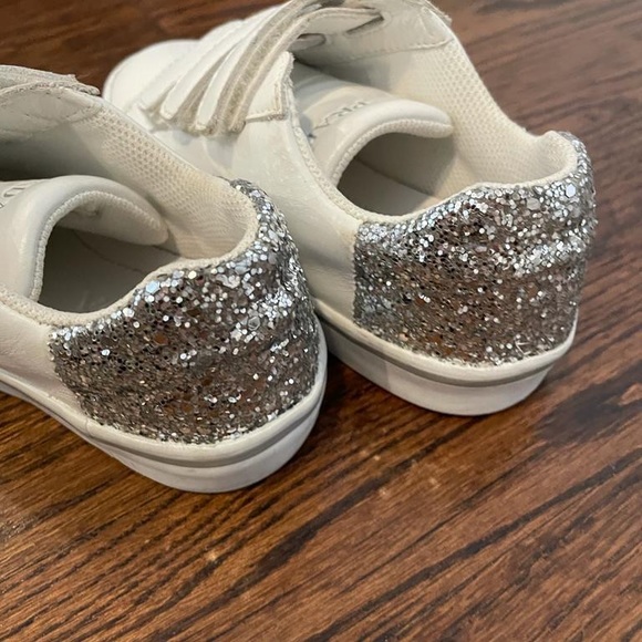 Prada girls white leather sneakers size 29 - Picture 8 of 8